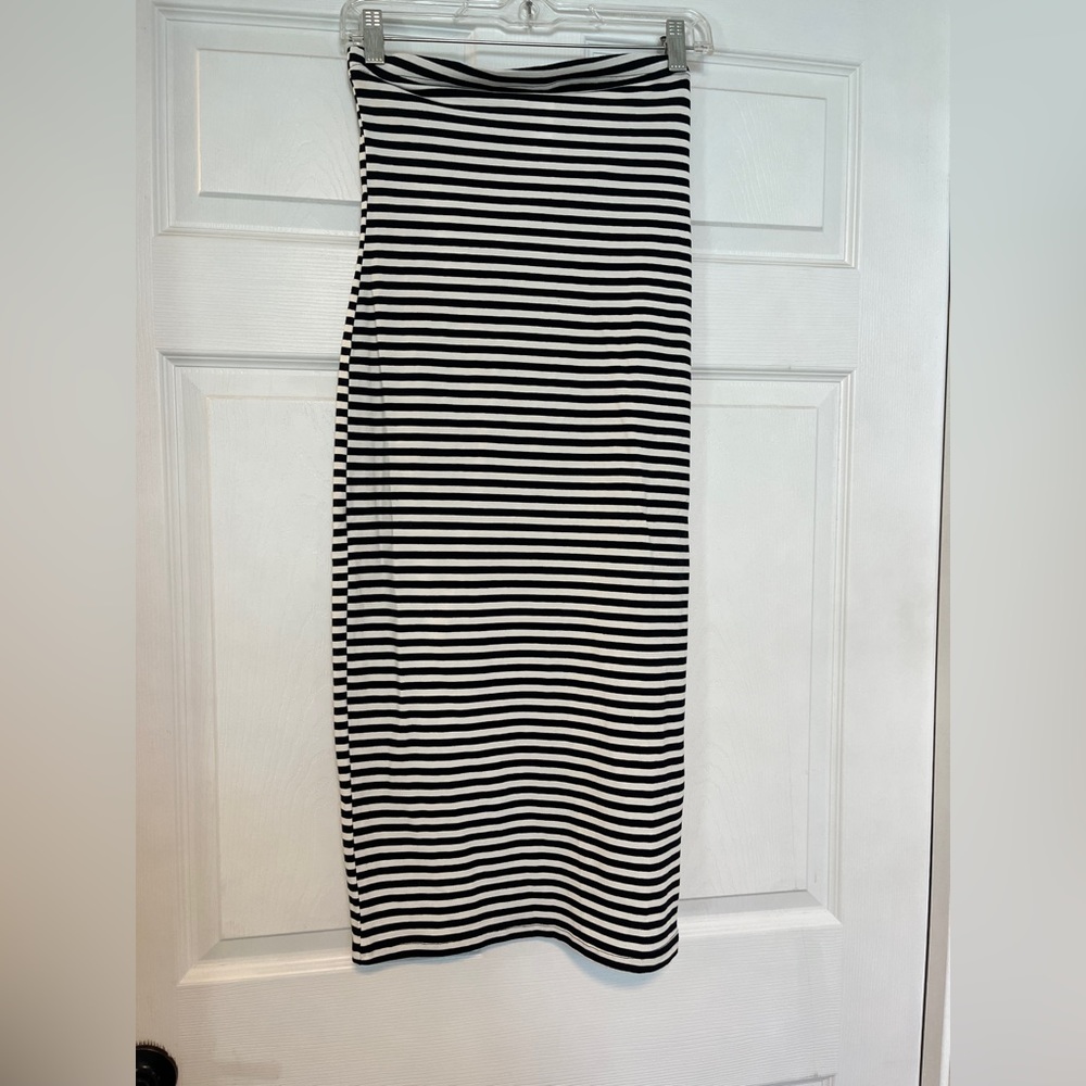 Maternity strapless dress